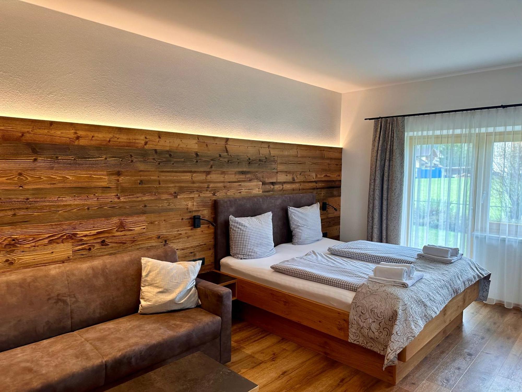 Aktiv Apartments 로이타쉬 외부 사진