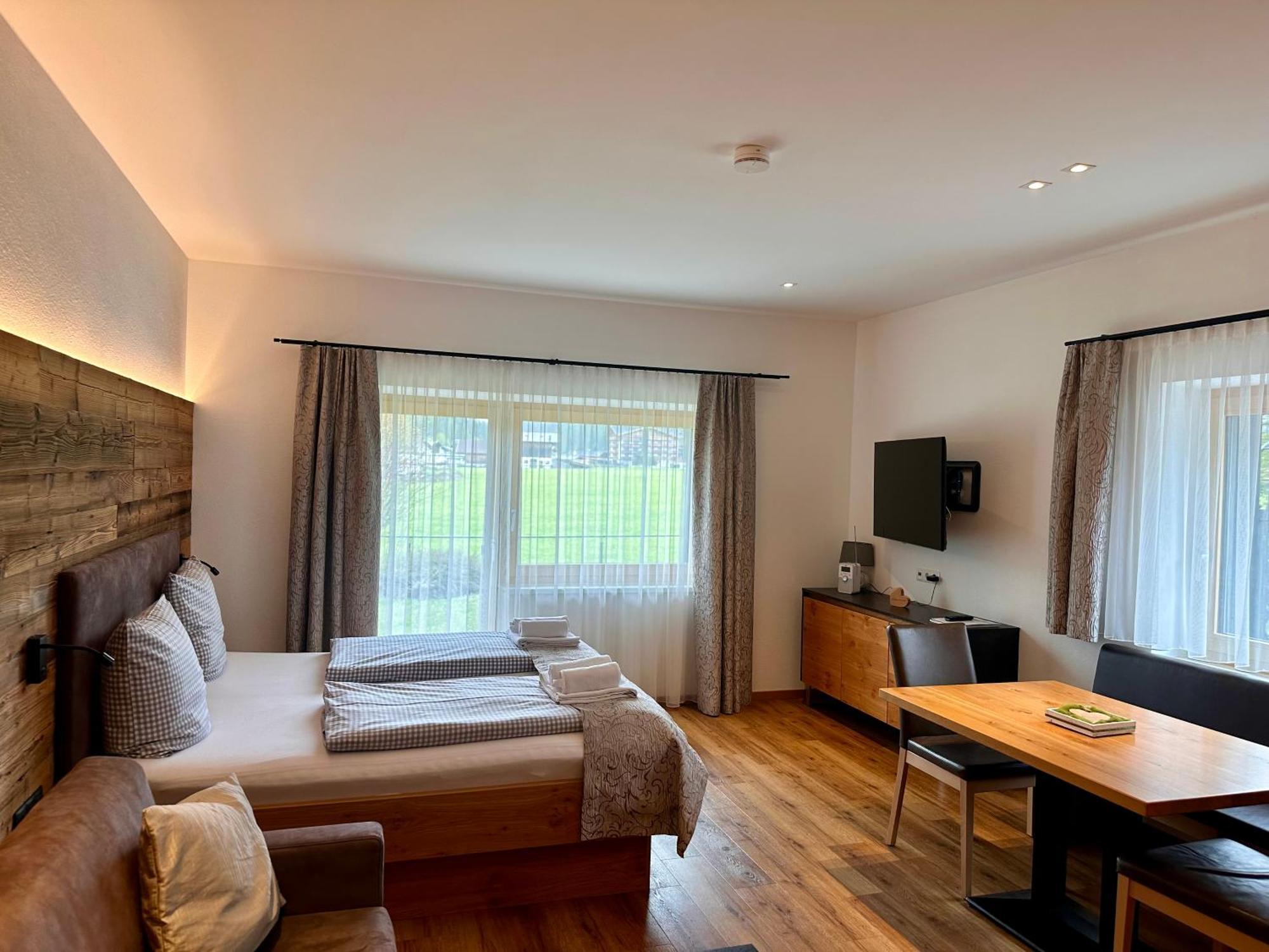 Aktiv Apartments 로이타쉬 외부 사진