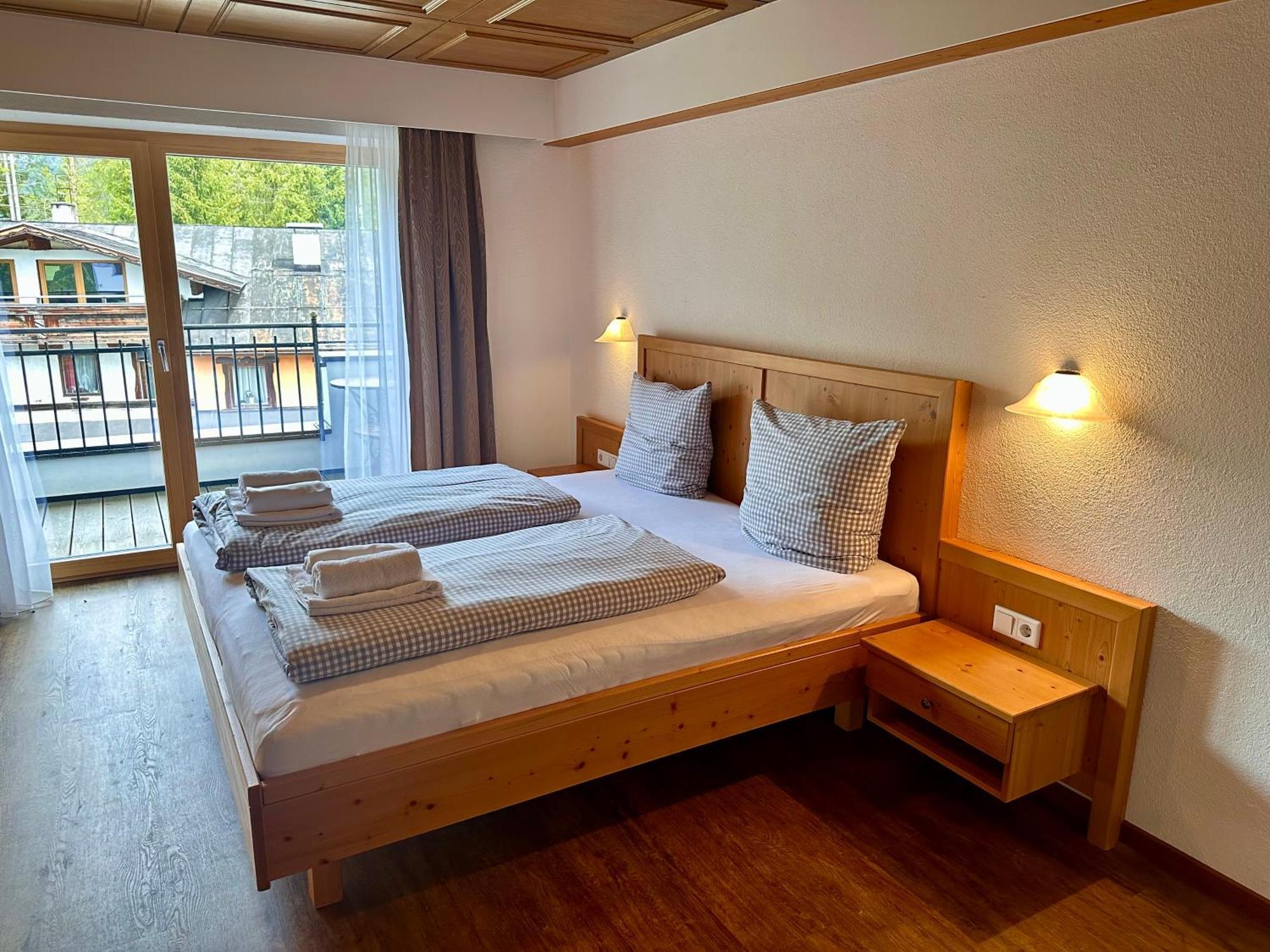 Aktiv Apartments 로이타쉬 외부 사진