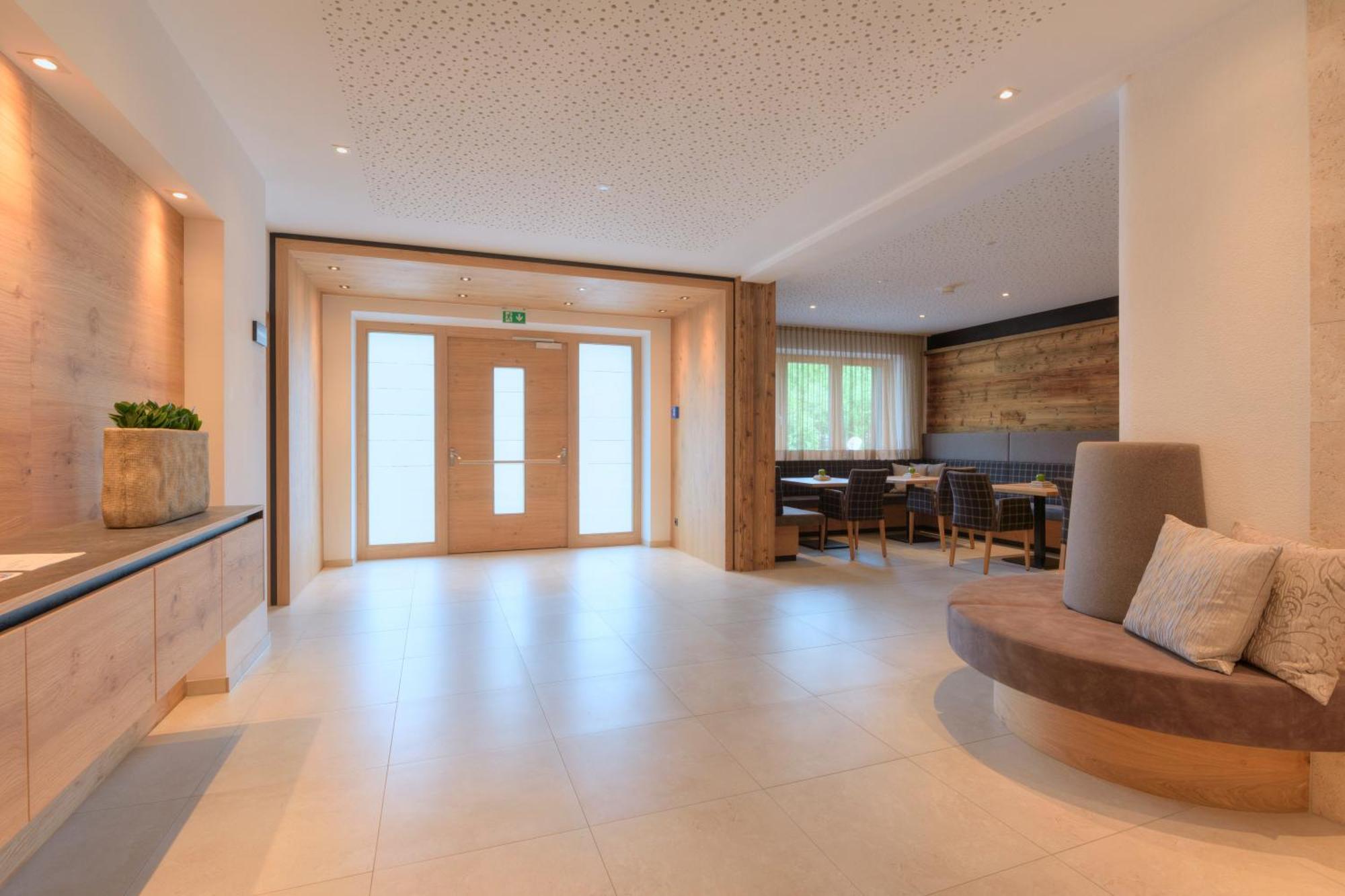 Aktiv Apartments 로이타쉬 외부 사진