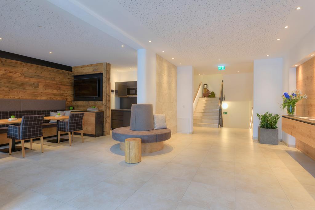 Aktiv Apartments 로이타쉬 외부 사진